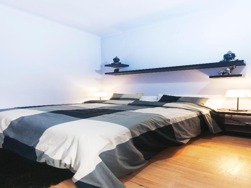 Barcelona 10 - Apartments מראה חיצוני תמונה